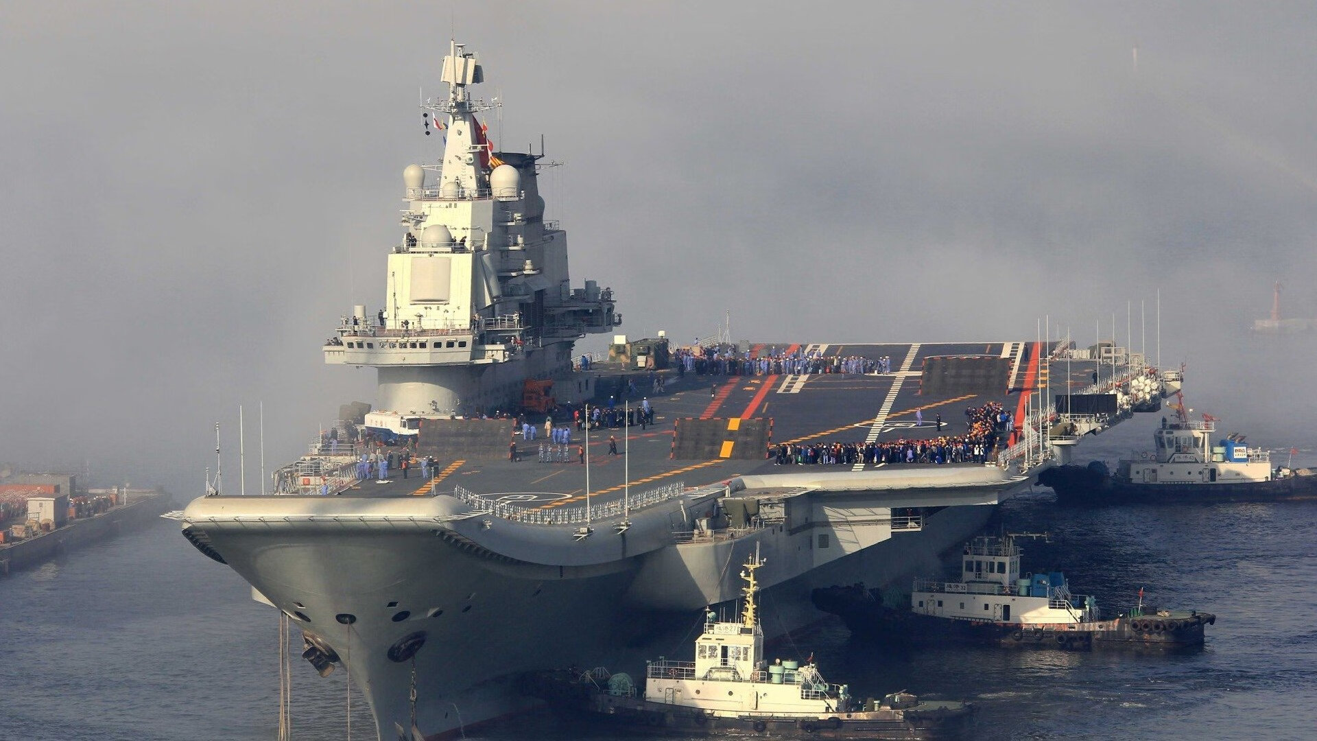 AC米兰-足球联赛赛前热身设计趋于多元，足球职业队赛前热身