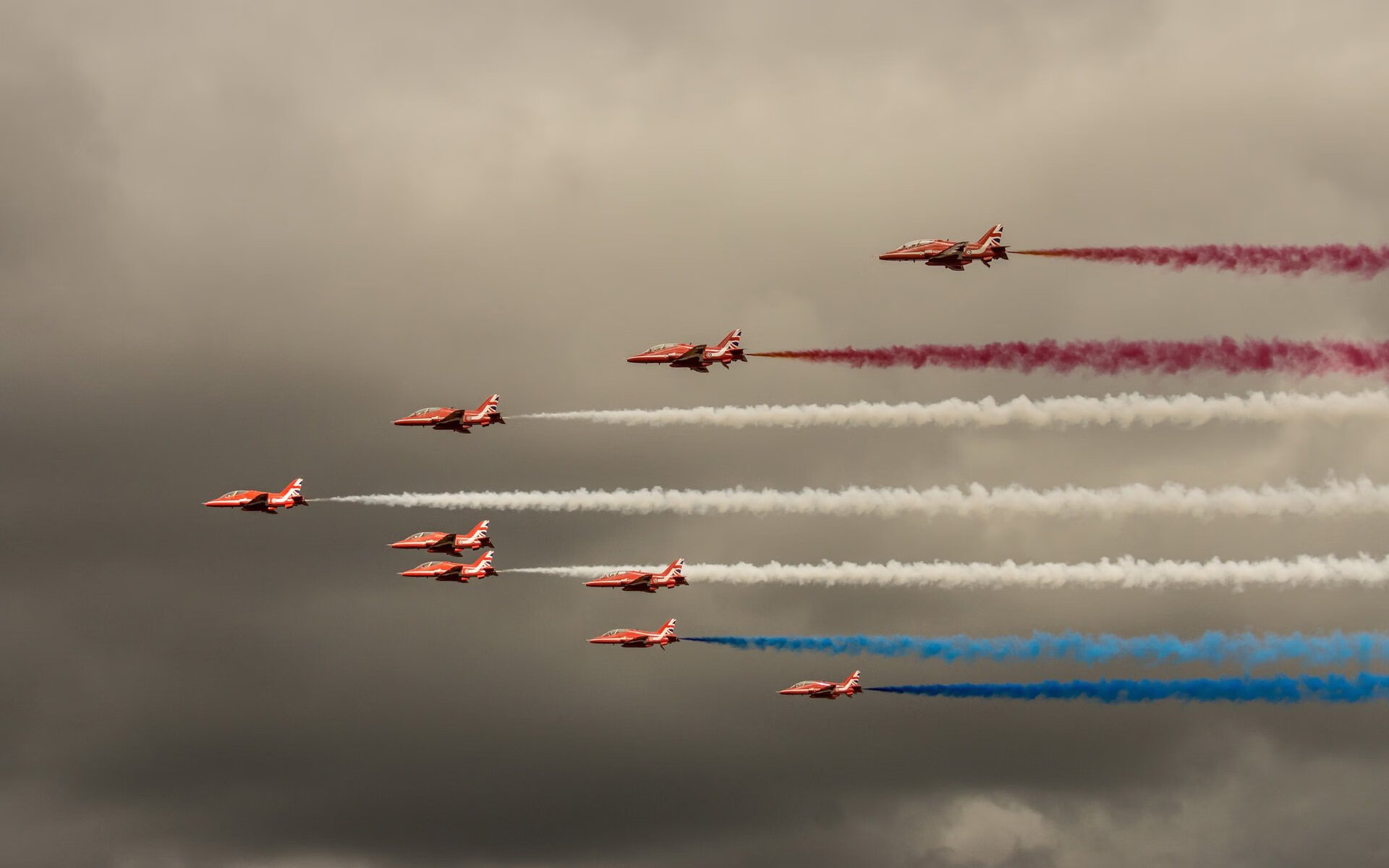 MILANSPORT入口-塞尔·拉恩：从翼锋到反击先锋，全黑队外线的灵活多变，拉塞尔cia