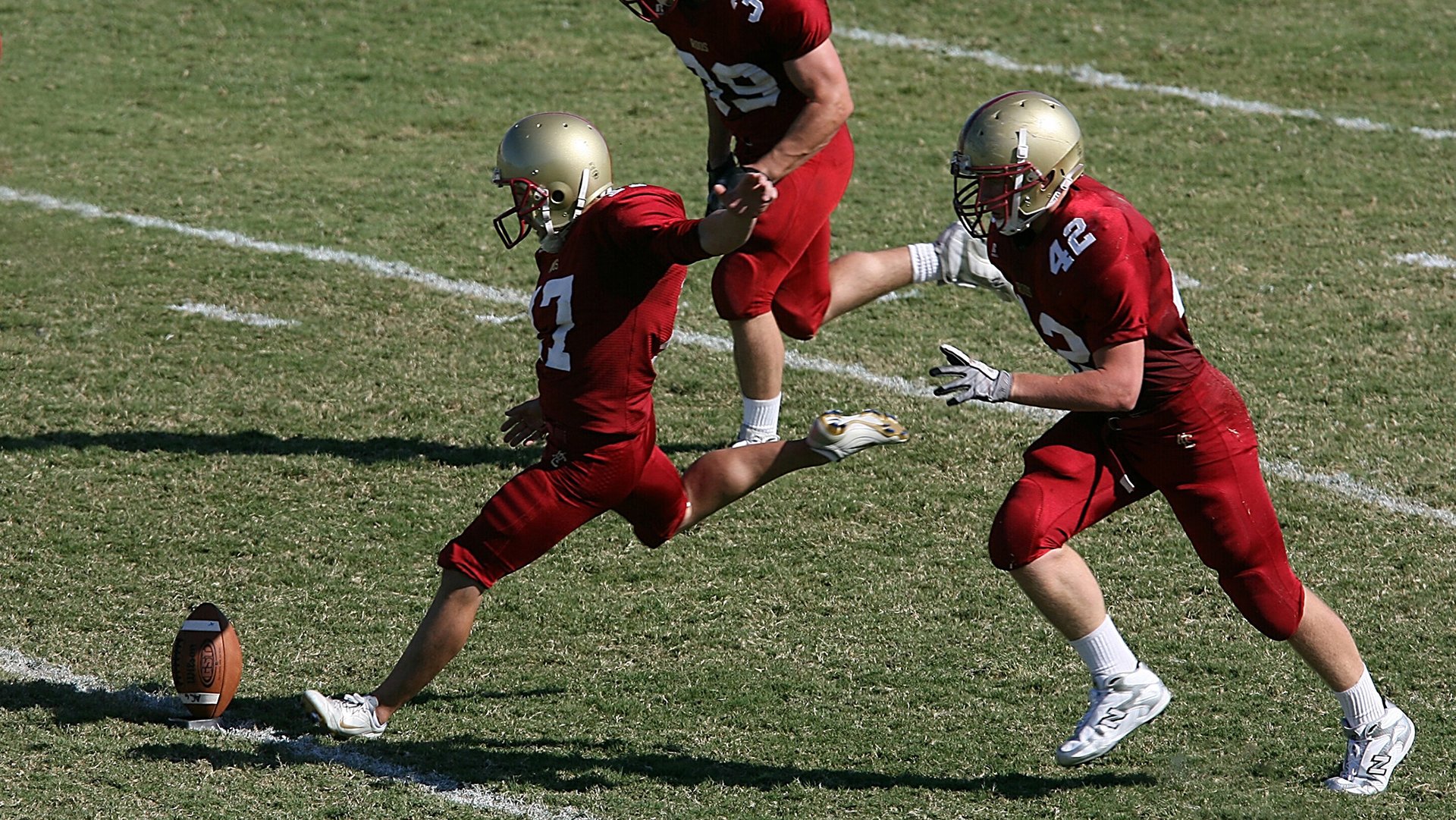 MILANSPORT入口-美国队稳步提升混合接力成绩，美国队无缘田径混合接力决赛