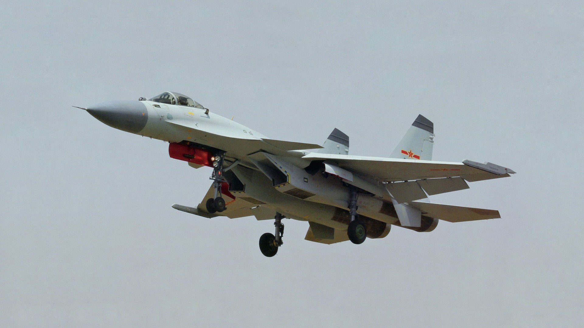 -骑士防守端训练中反复演练协防站位细节，骑士这防守能夺冠