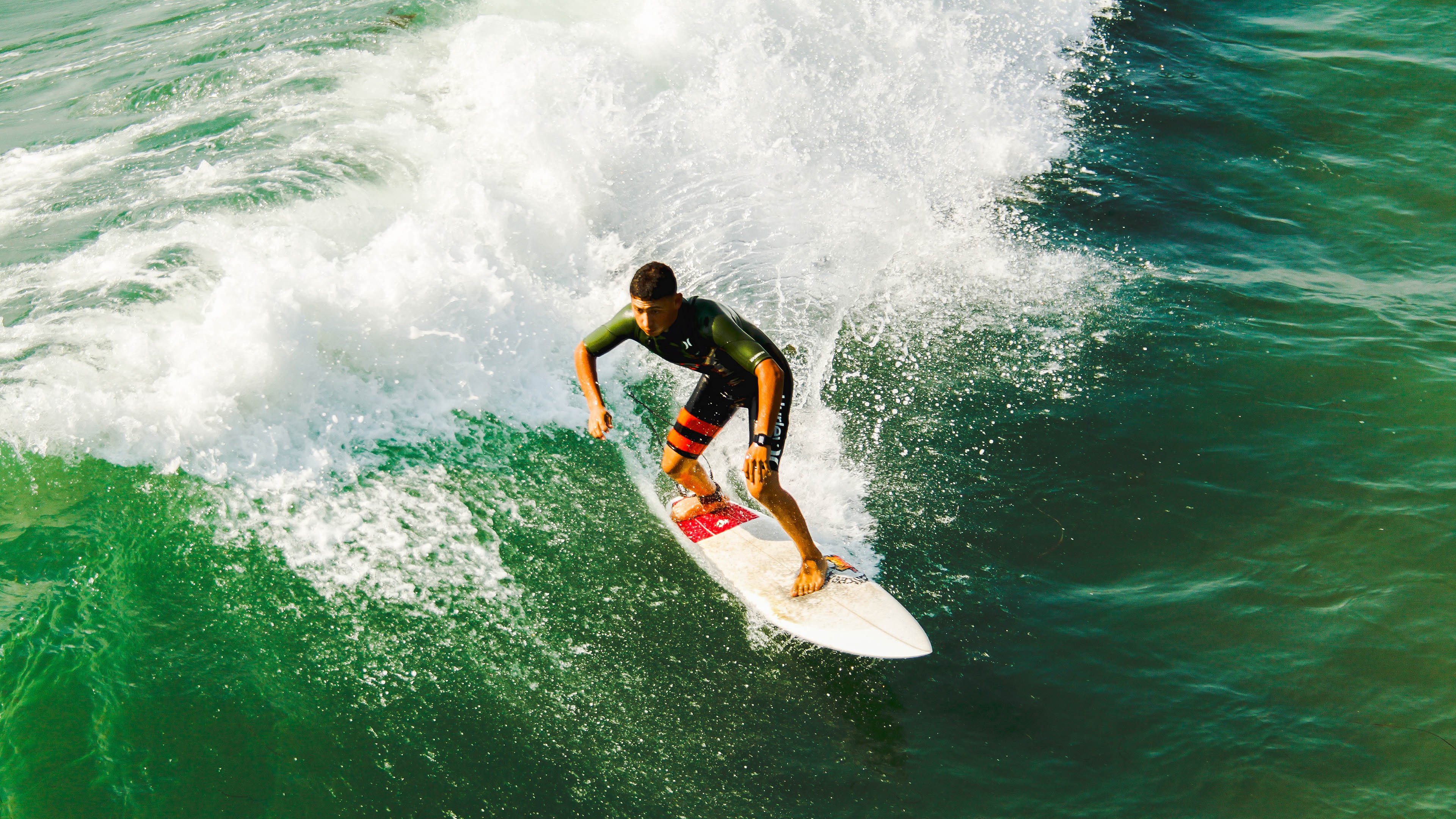 世界杯激战正酣:点燃赛场的激情火花!,世界杯精彩视频